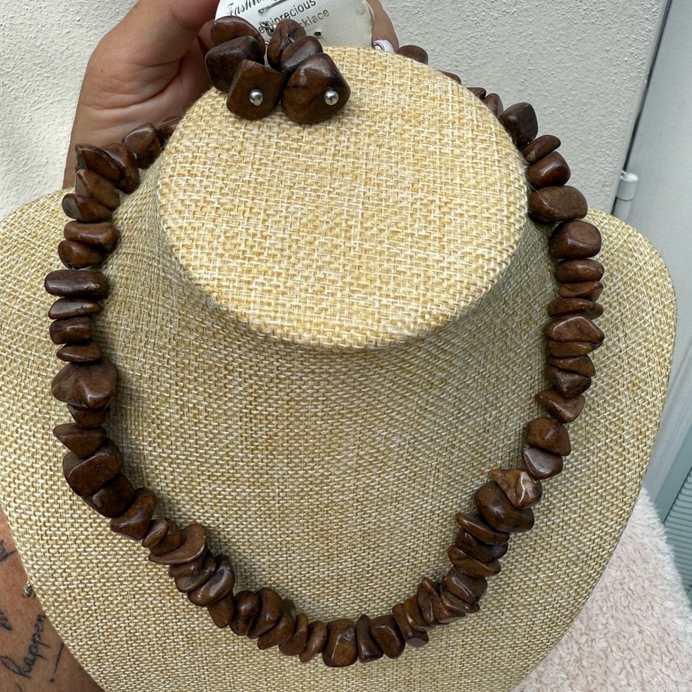 Chic Brown Stone Necklace and Earring Set